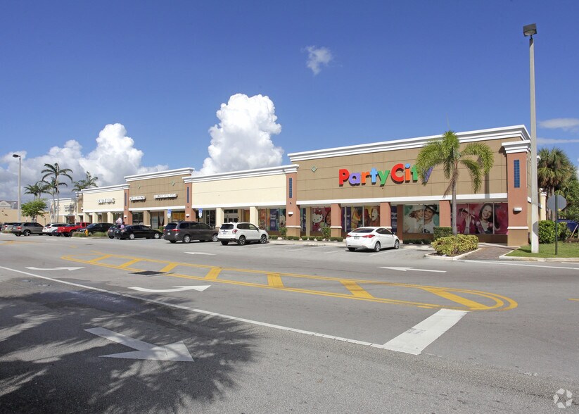 176-220 N University Dr, Pembroke Pines, FL for sale - Primary Photo - Image 1 of 1