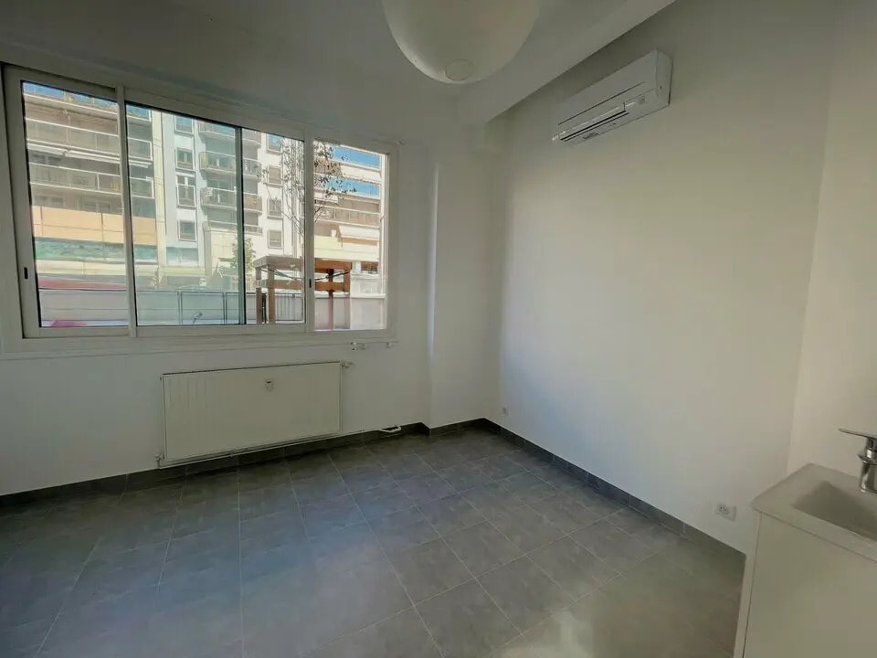 Location Bureaux 49 m² - Photo 1