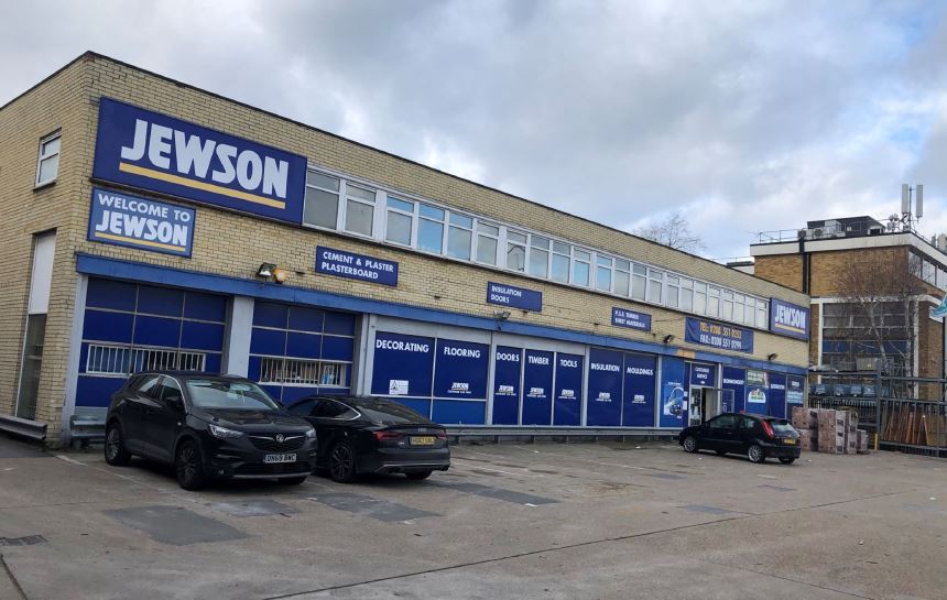 Woodford Ave, Ilford for sale Primary Photo- Image 1 of 1