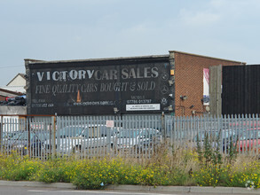 49A New Rd, Rainham for sale Primary Photo- Image 1 of 2