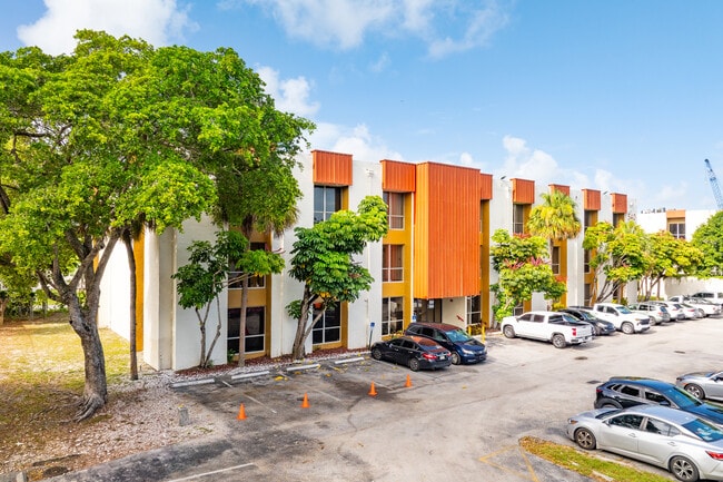 More details for 540 NW 165th St, Miami, FL - Office, Office / Medical to Rent