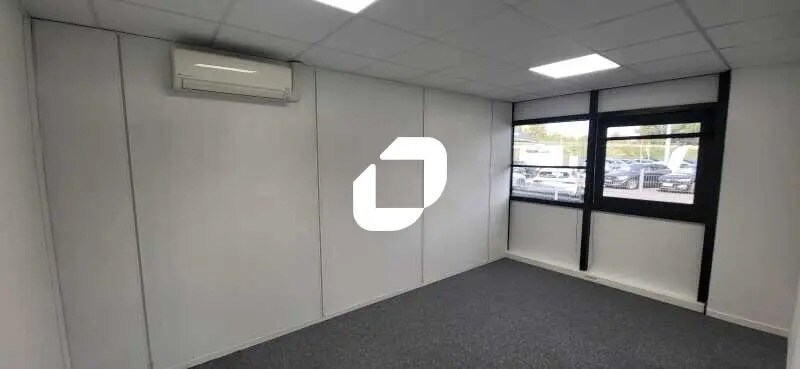 Office in Mérignac to rent - Interior Photo - Image 3 of 10