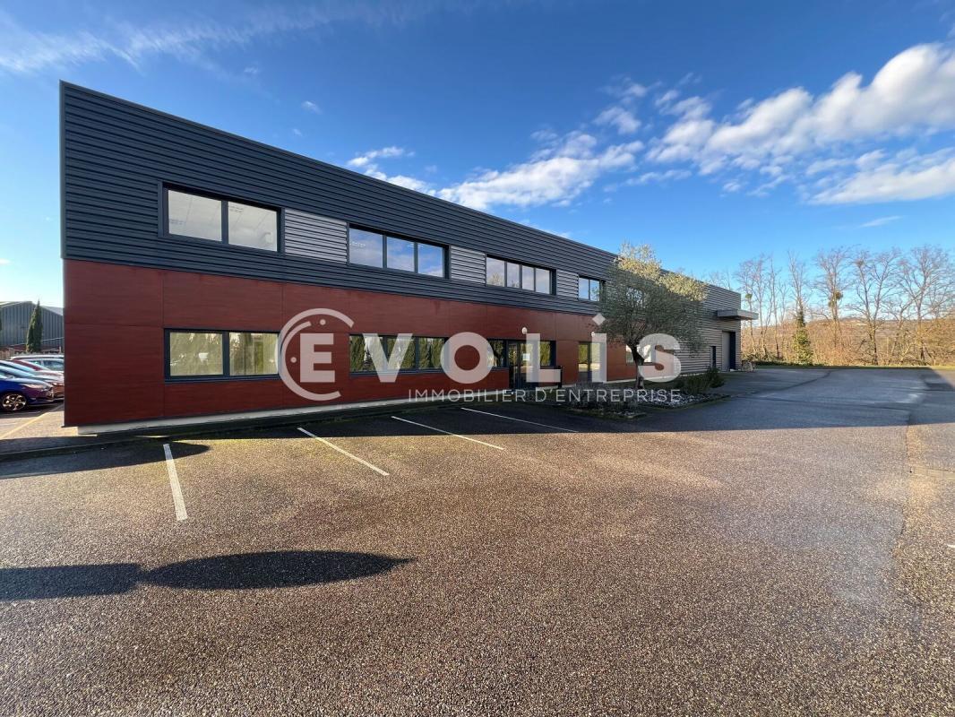Light Industrial in MARCILLY-D'AZERGUES to rent Building Photo- Image 1 of 9
