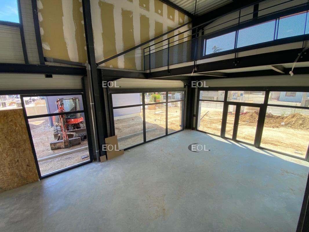 Light Industrial in Roquevaire to rent Building Photo- Image 1 of 6