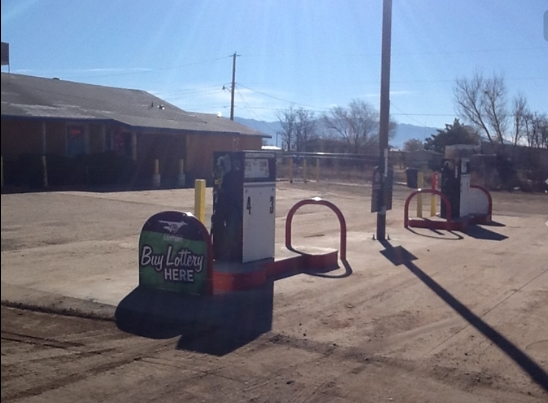 750 Meadow Lake Rd, Los Lunas, NM for sale - Primary Photo - Image 1 of 1