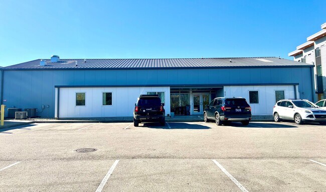 More details for 372 Herron Dr, Nashville, TN - Light Industrial for Sale