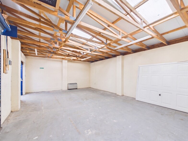 1 Chanonry Rd S, Elgin to rent - Building Photo - Image 2 of 3