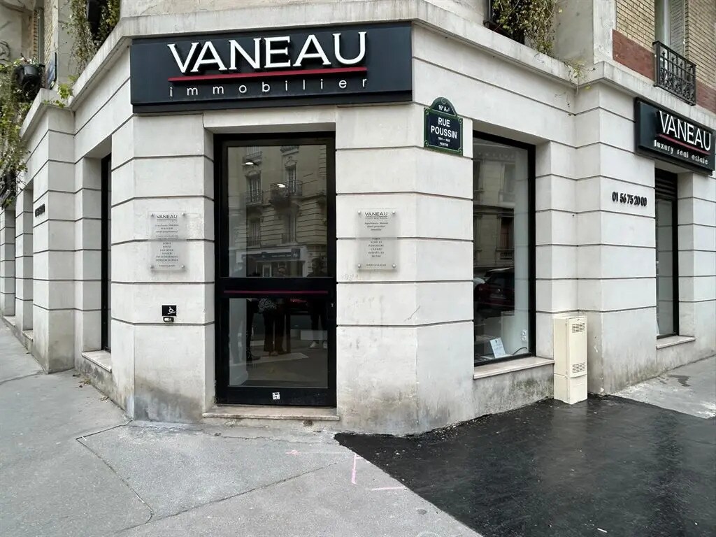 Retail in Paris to rent Building Photo- Image 1 of 6