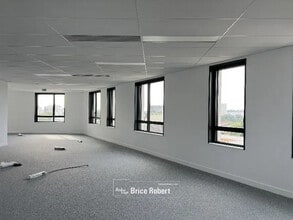 Office in Lyon to rent Building Photo- Image 1 of 17