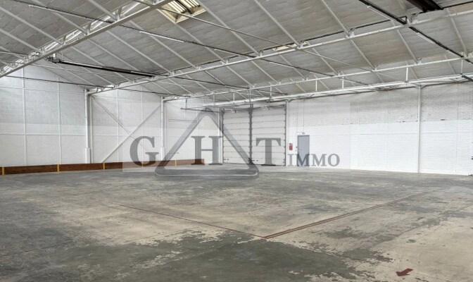 Industrial in Massy to rent - Interior Photo - Image 3 of 3