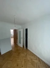 Retail in Vernaison to rent Interior Photo- Image 2 of 3