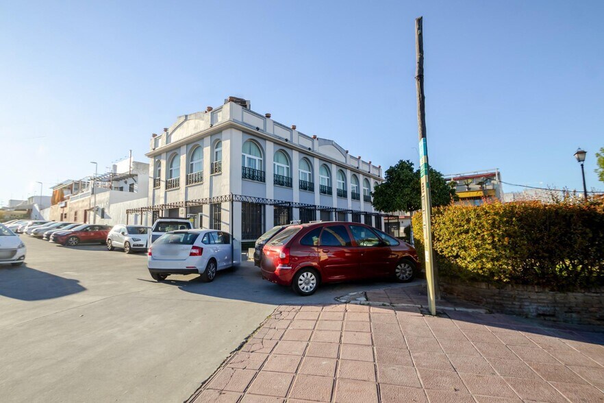 Calle Pablo Neruda, 1, Mairena del Aljarafe, Sevilla for sale - Building Photo - Image 3 of 24