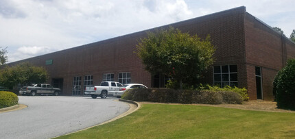 1007 Union Center Dr, Alpharetta, GA for rent Building Photo- Image 1 of 5