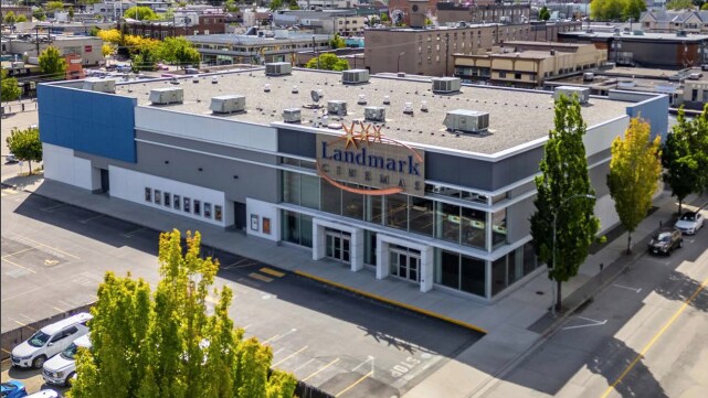 250 Winnipeg St, Penticton, BC for sale - Primary Photo - Image 1 of 1