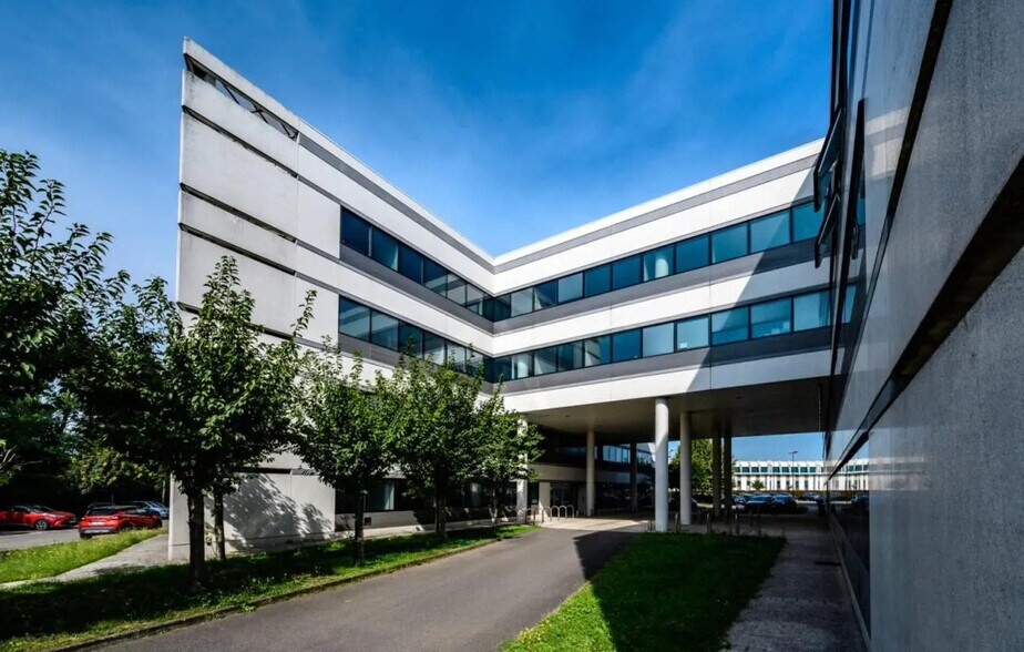 Office in Évry-Courcouronnes to rent - Building Photo - Image 2 of 9