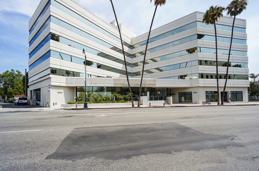 9301 Wilshire Blvd, Beverly Hills, CA for rent - Building Photo - Image 3 of 9