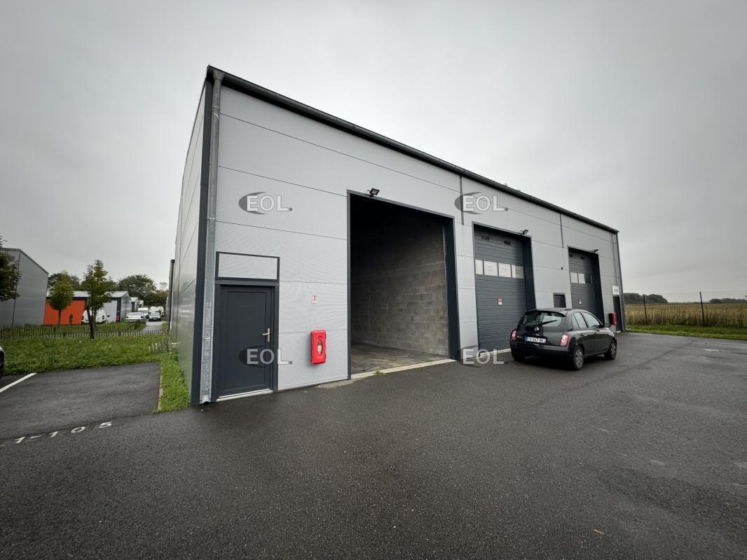Light Industrial in Combs-la-Ville to rent Building Photo- Image 1 of 5