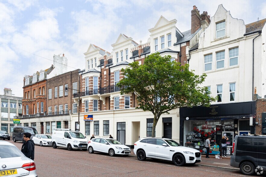 17-21 Devonshire Rd, Bexhill On Sea to rent - Building Photo - Image 2 of 4