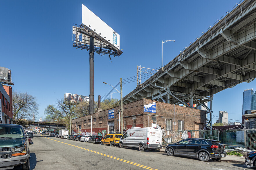 25-25 51st Ave, Long Island City, NY for rent - Building Photo - Image 3 of 5