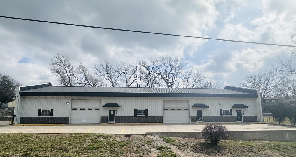 4219-4221 NE Antioch Rd, Kansas City, MO for sale - Building Photo - Image 2 of 14