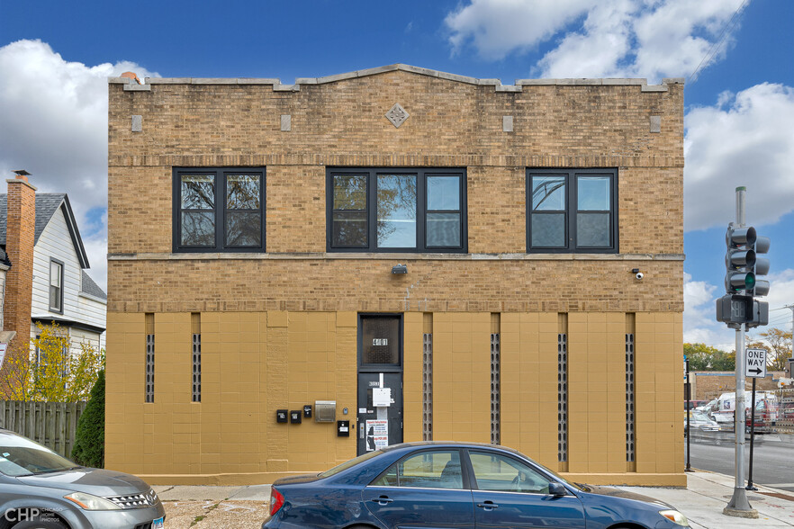 4178 W Montrose Ave, Chicago, IL for rent - Building Photo - Image 1 of 2