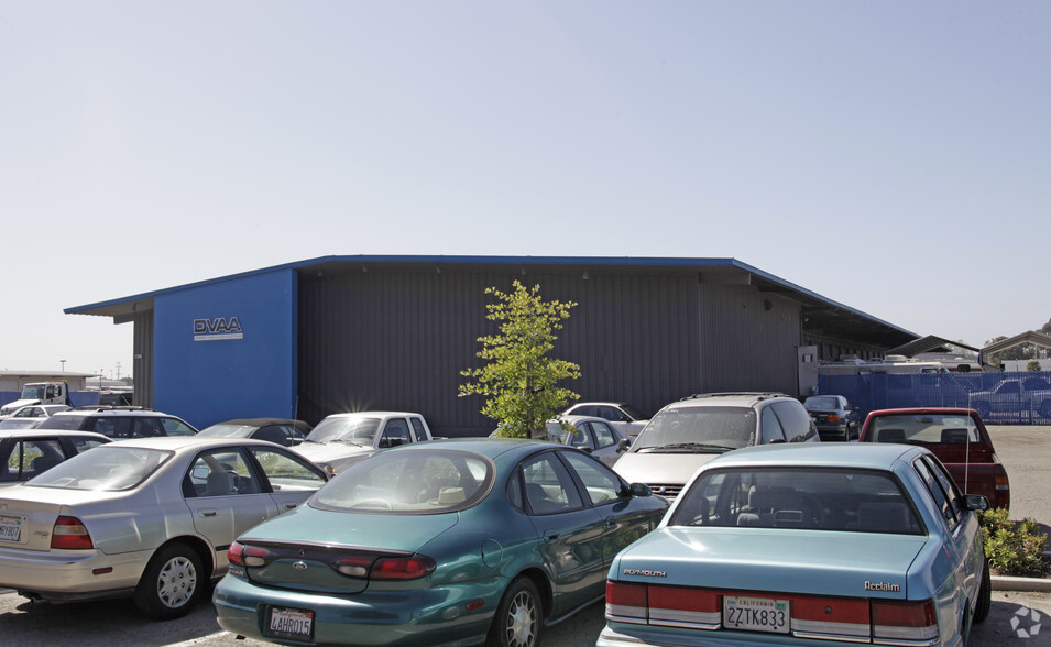 2348 Industrial Pky W, Hayward, CA for rent - Building Photo - Image 3 of 5