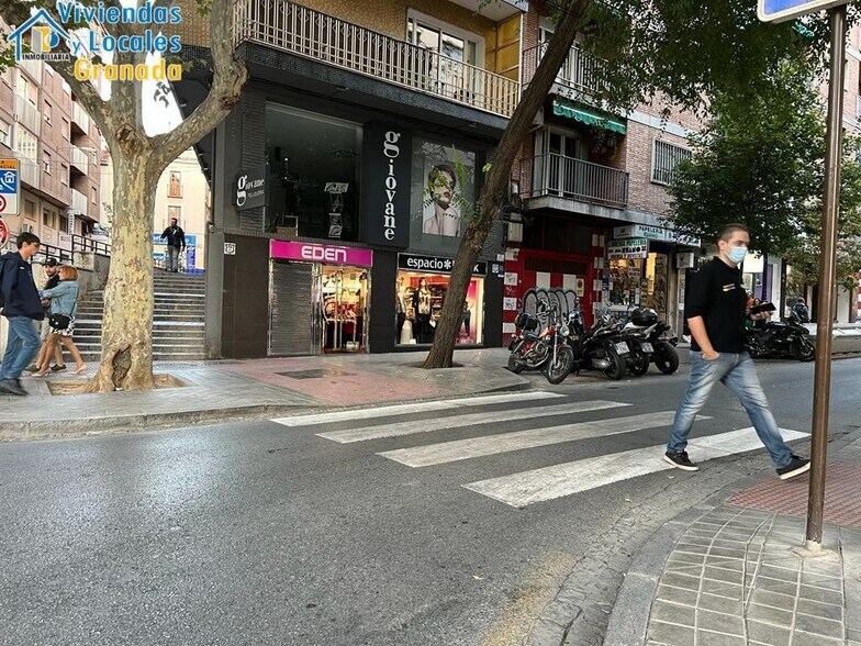 Retail in Granada to rent - Building Photo - Image 2 of 10