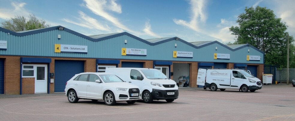 5 Field Rd, Walsall to rent - Primary Photo - Image 1 of 5