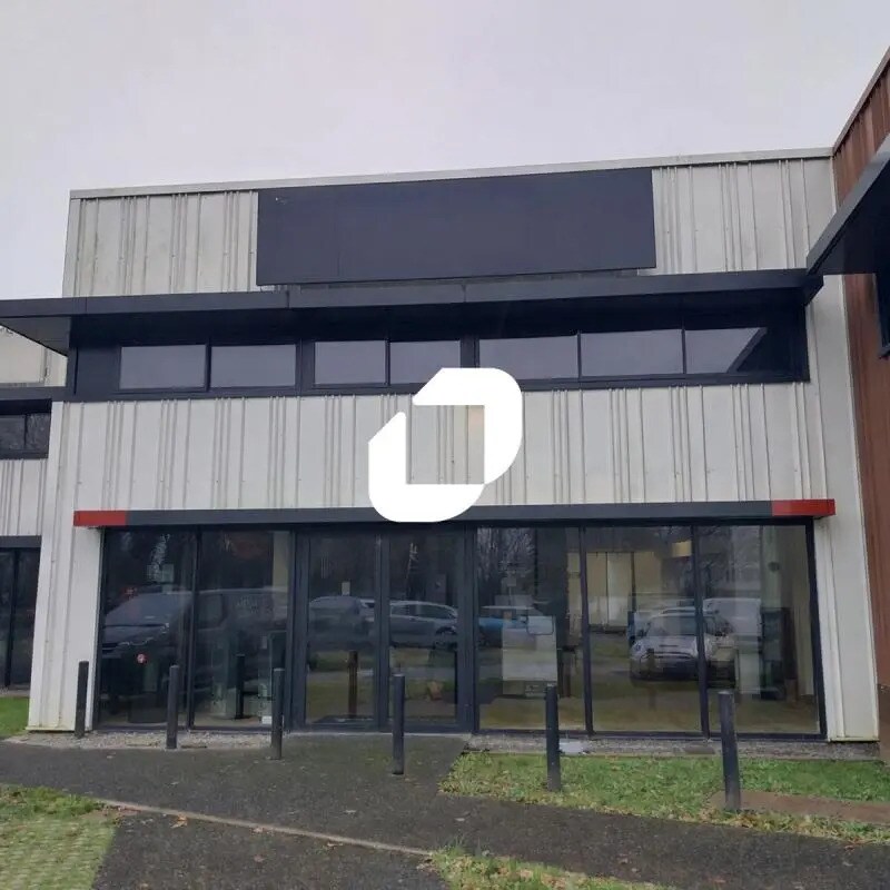 Retail in Carquefou to rent Building Photo- Image 1 of 10