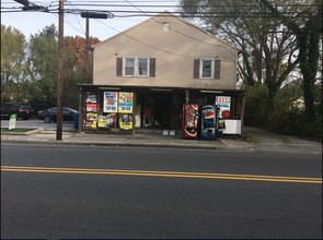 304 N Buckmarsh St, Berryville, VA for sale Primary Photo- Image 1 of 1