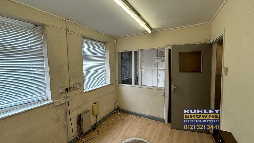 12 John St, Walsall to rent - Building Photo - Image 3 of 10