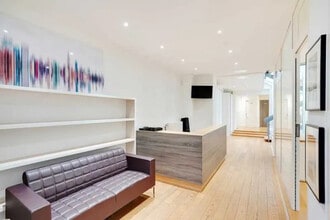 Office in Paris for sale Interior Photo- Image 2 of 11