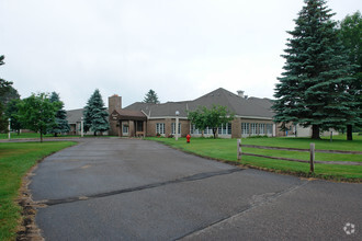 909 Dellwood St S, Cambridge, MN for sale Primary Photo- Image 1 of 1