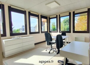 8 Avenue Duval Le Camus, Saint-Cloud to rent Interior Photo- Image 1 of 10