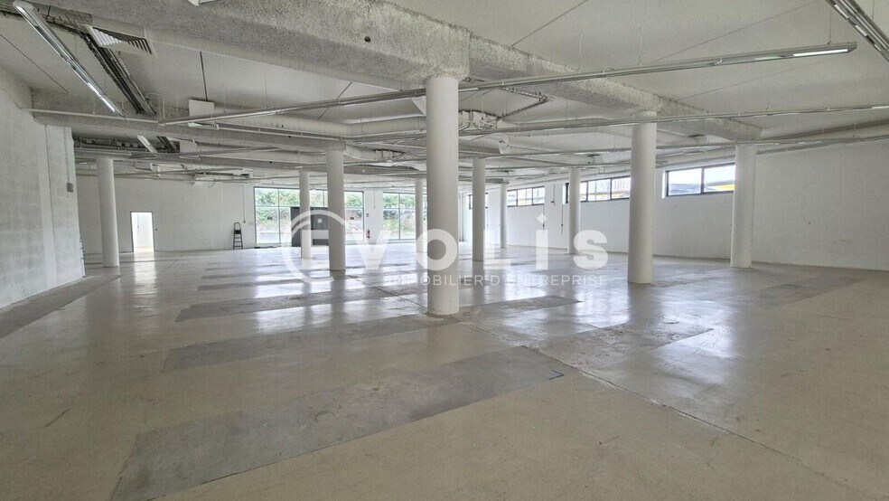Light Industrial in Villiers-sur-Marne to rent - Interior Photo - Image 3 of 21