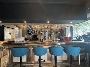 Retail in Madrid, Madrid to rent Interior Photo- Image 1 of 6