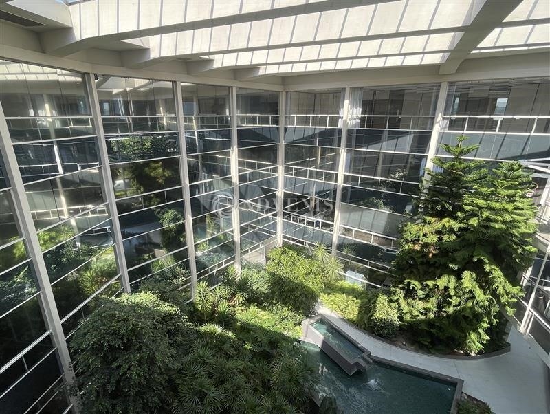 Office in Villepinte to rent Building Photo- Image 1 of 12