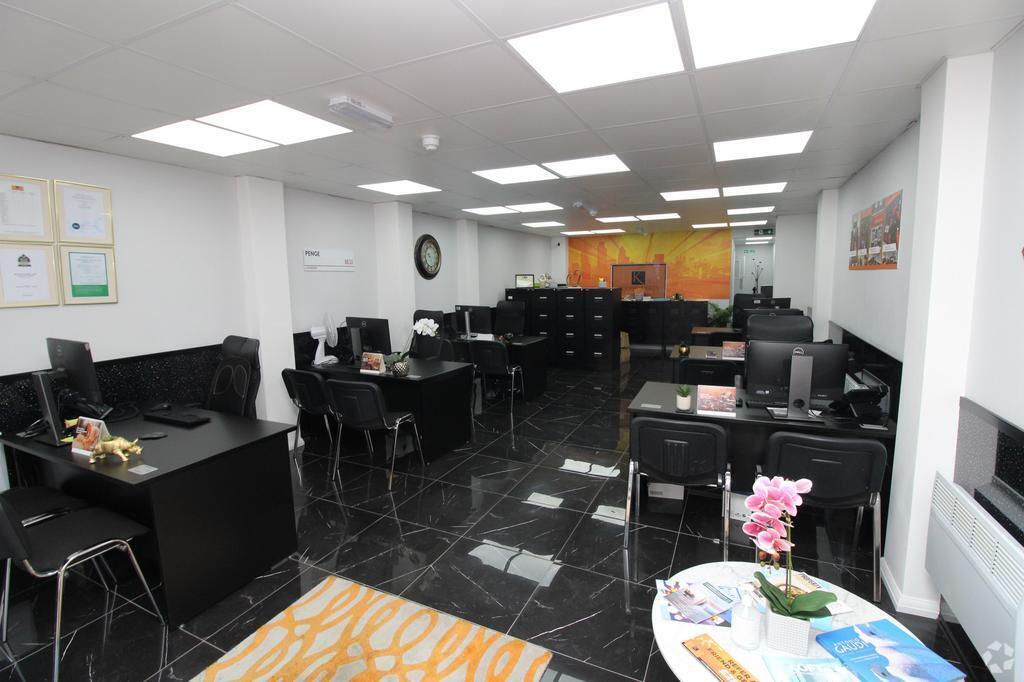 129 High St, London to rent Interior Photo- Image 1 of 1