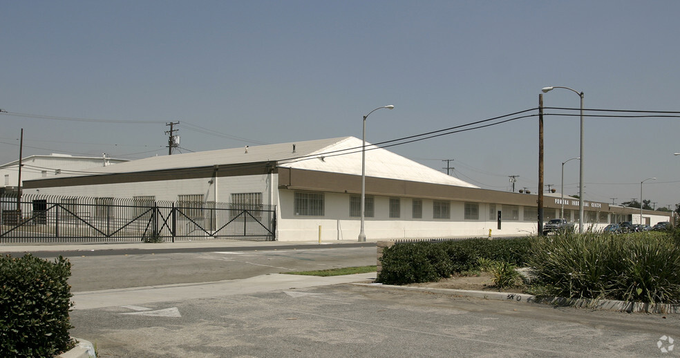 905-965 E 2nd St, Pomona, CA for rent - Building Photo - Image 2 of 10