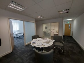 Craigshaw Rd, Aberdeen to rent Interior Photo- Image 2 of 3