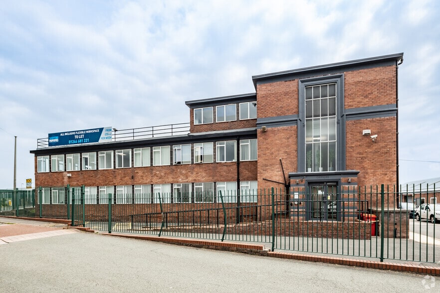 River Ln, Chester to rent - Building Photo - Image 3 of 4