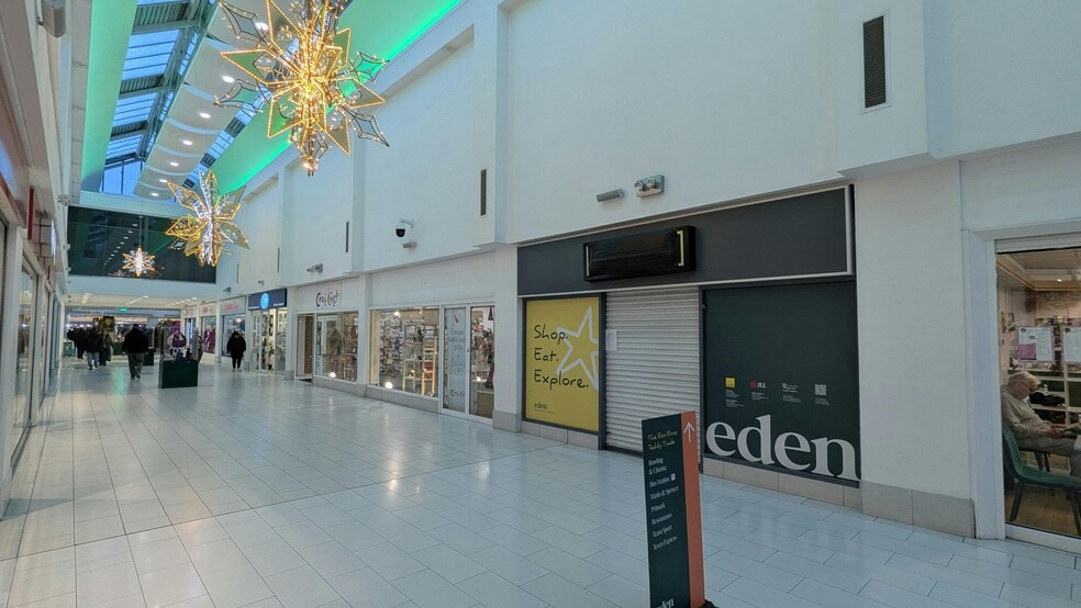 Market Square Mall, High Wycombe to rent - Building Photo - Image 3 of 20