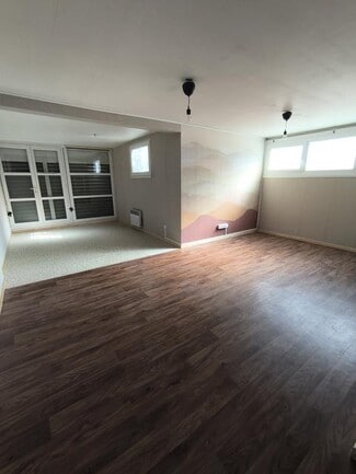 More details for 9 Esplanade De La Pinede, Villefontaine - Office for Sale