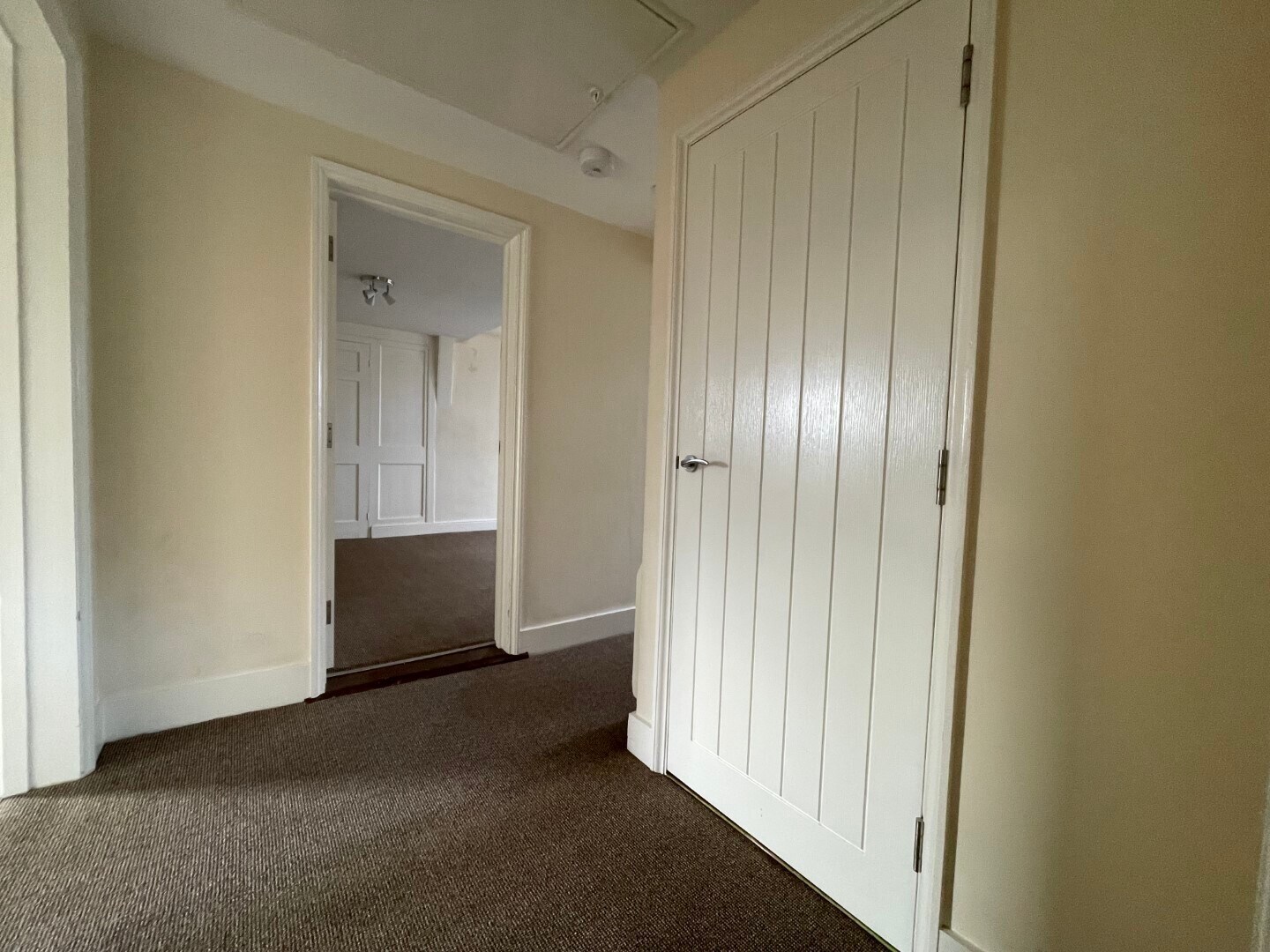 6 High St, Tenterden to rent Interior Photo- Image 1 of 6