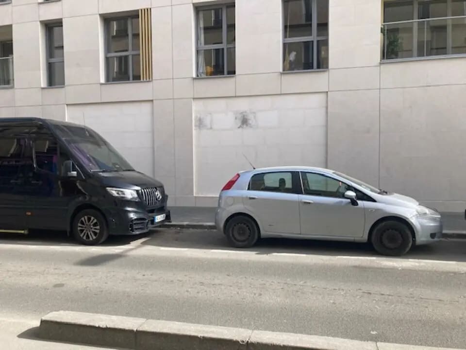 Location Commerce 144 m² - Photo 1