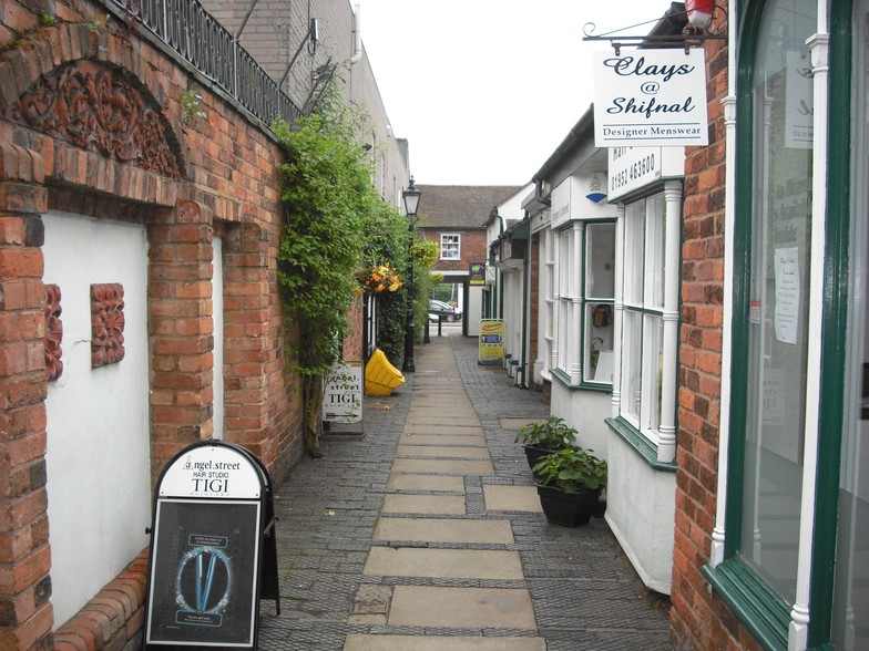 1-9 The Parade, Shifnal for rent - Primary Photo - Image 1 of 5