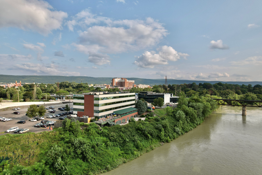 670 S River St, Wilkes Barre, PA for rent - Building Photo - Image 2 of 9