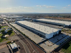 9400 W Latham St, Tolleson, AZ for rent Building Photo- Image 1 of 4