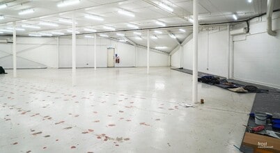 191 Talgarth Rd, London to rent Interior Photo- Image 2 of 5