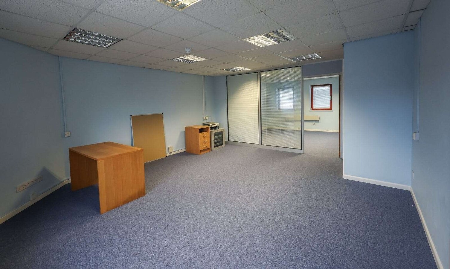 Earlswood Rd, Cardiff, VGL CF14 5GH - Unit 11 -  - Interior Photo - Image 1 of 4